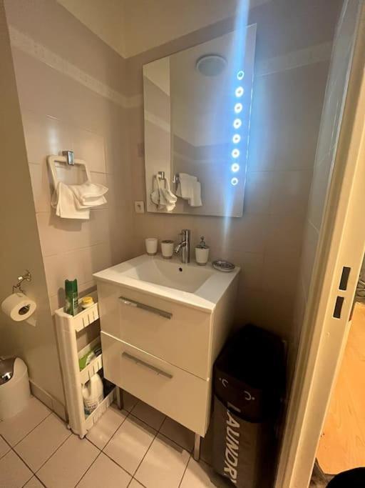Deuil-la-Barre Wondersuite Appartement - Centre Ville Avec Parking Couvert -15Mn De Paris Et 10 Mn De Stade De France, Wifi, Netflix מראה חיצוני תמונה