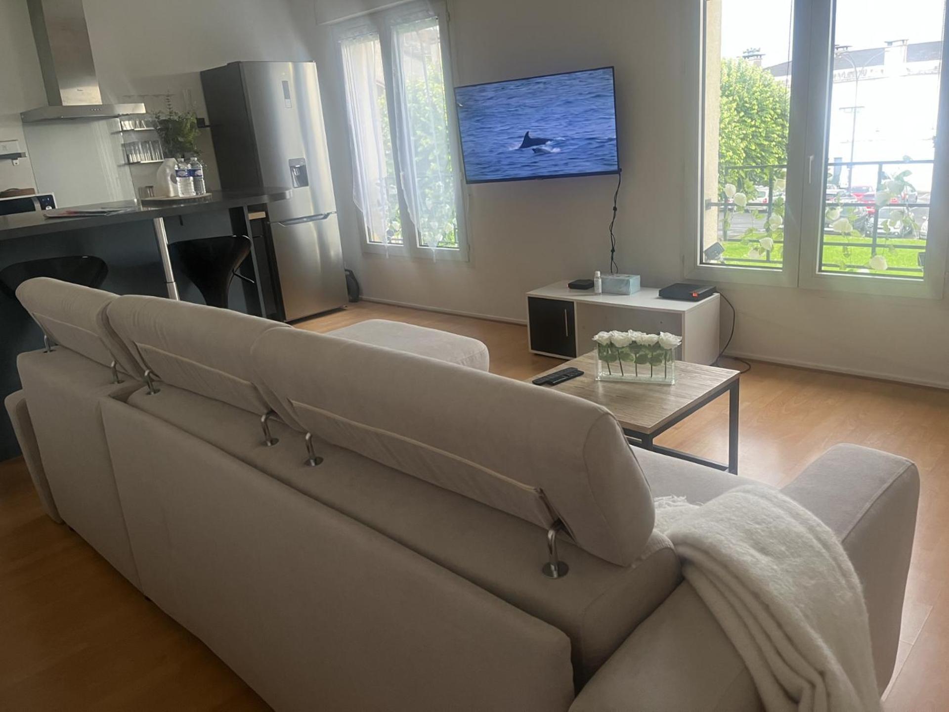 Deuil-la-Barre Wondersuite Appartement - Centre Ville Avec Parking Couvert -15Mn De Paris Et 10 Mn De Stade De France, Wifi, Netflix מראה חיצוני תמונה